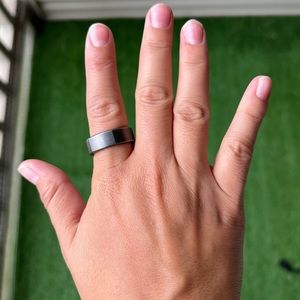 Gen2 Oura Ring Size 9 with Charging Station